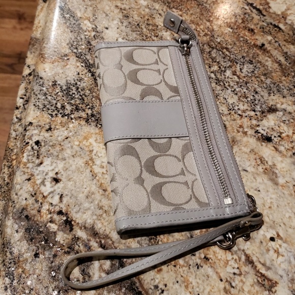 Silver Coach Wristlet/Wallet - Picture 6 of 8